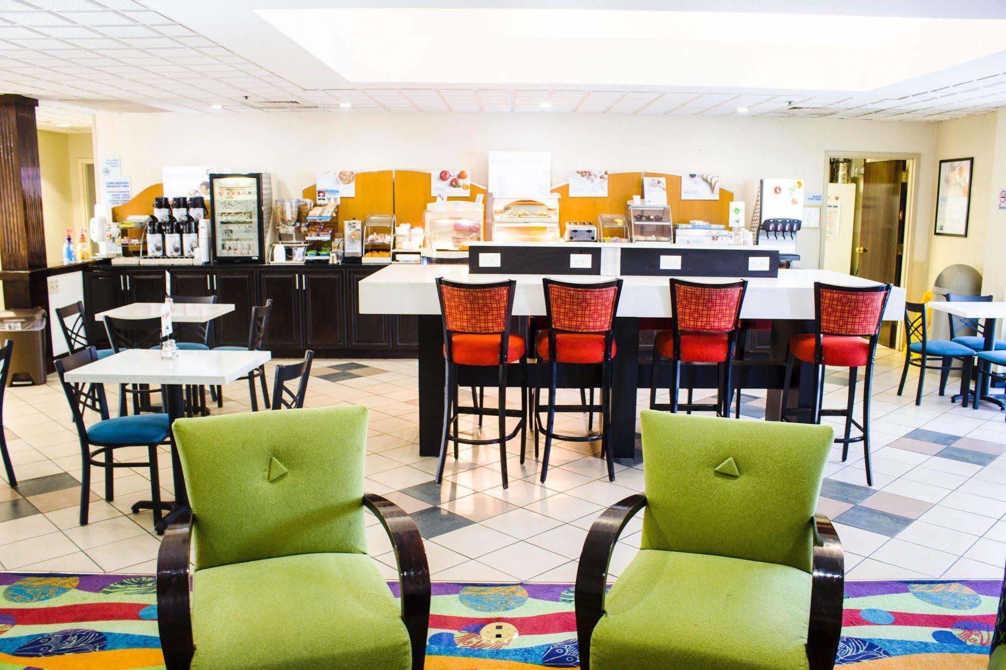Holiday Inn Express & Suites - Morehead City By Ihg Экстерьер фото